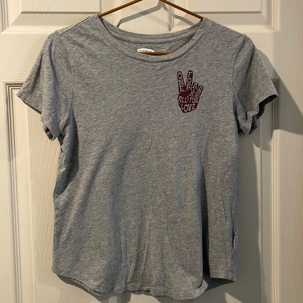 😂5 for $25🌻 Women’s Peace T shirt